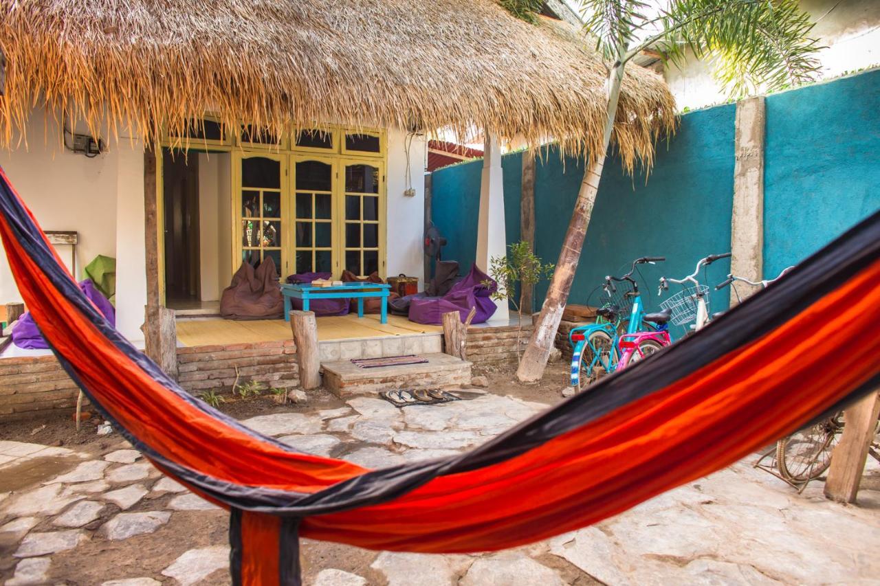 La Boheme Mini Hostel Gili Trawangan Exterior photo